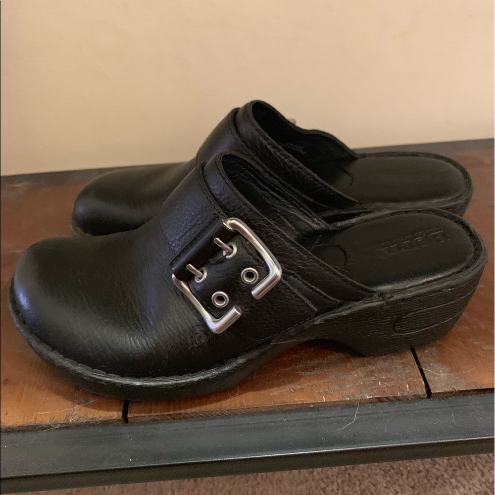 Born Slip-On Clog - Size 8